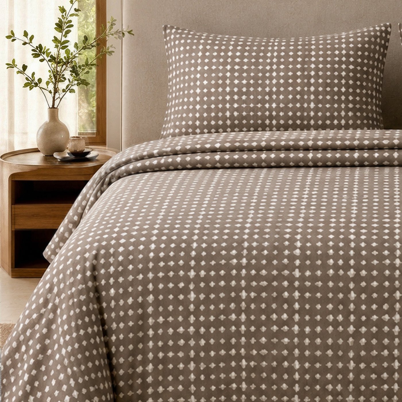 3 Piece Printed Bed Sheet – Taupe Dots