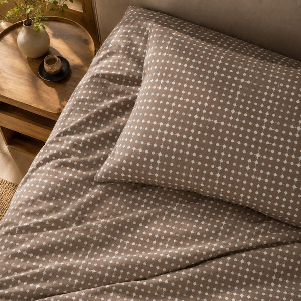 3 Piece Printed Bed Sheet – Taupe Dots